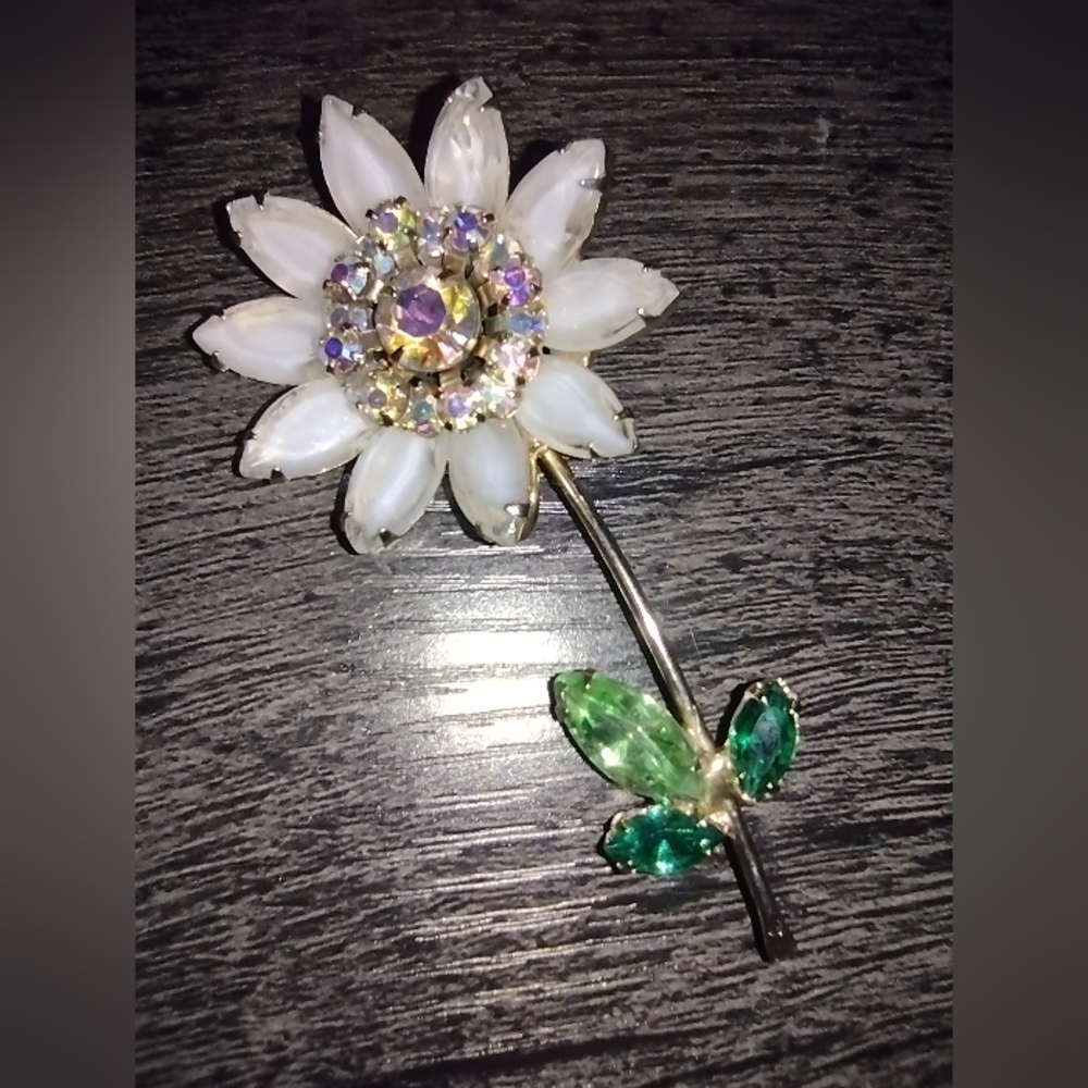 Vintage Weiss Floral Brooch, Rhinestones, Signed, Gold Tone, Green, Iridescent